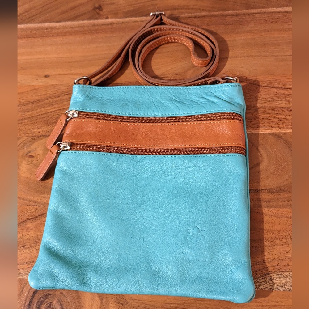Vera Pelle leather crossbody